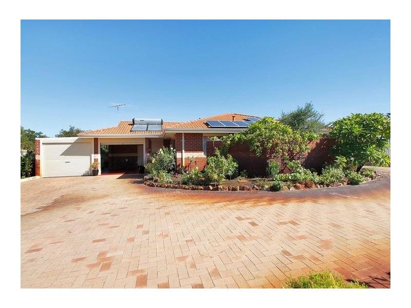 1/15 Bredgar Way, Marangaroo WA 6064