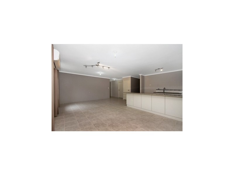 14 Saffron Way, Landsdale WA 6065