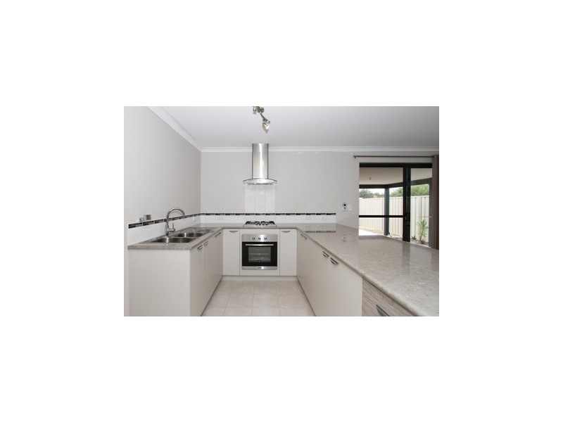 14 Saffron Way, Landsdale WA 6065