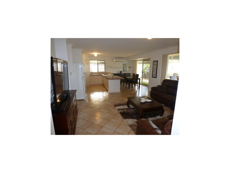 6 Graduate Place, Marangaroo WA 6064