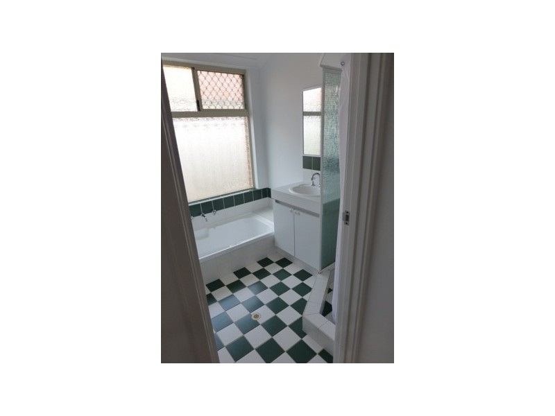 6 Graduate Place, Marangaroo WA 6064