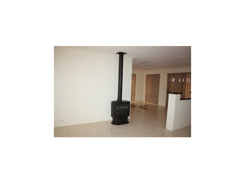 10 Sabine Grove, Alexander Heights WA 6064