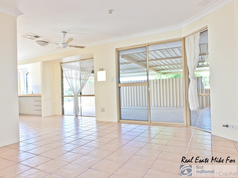 10 Windarra Heights, Marangaroo WA 6064