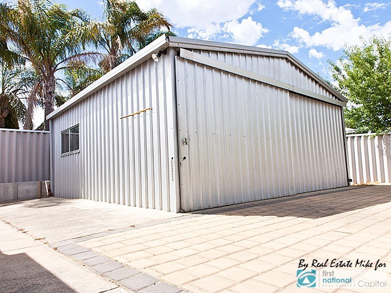 10 Windarra Heights, Marangaroo WA 6064