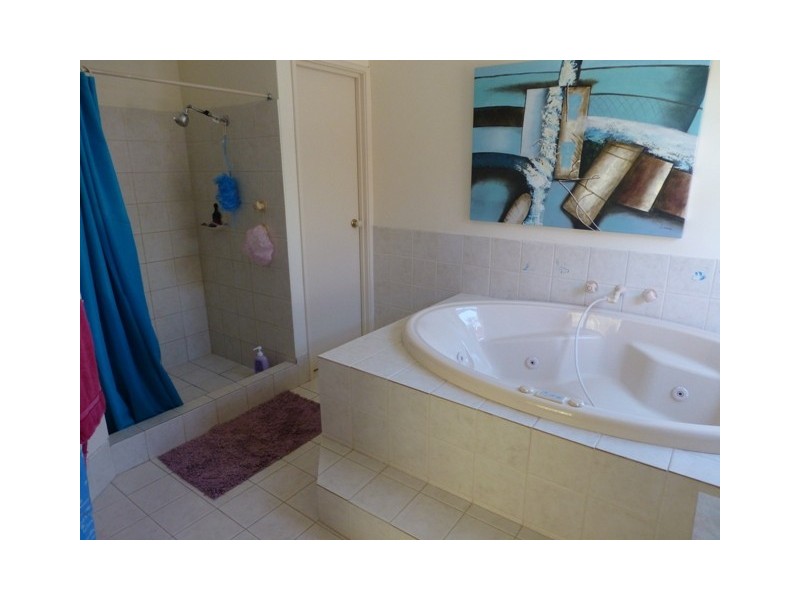 9 Scholar Close, Marangaroo WA 6064