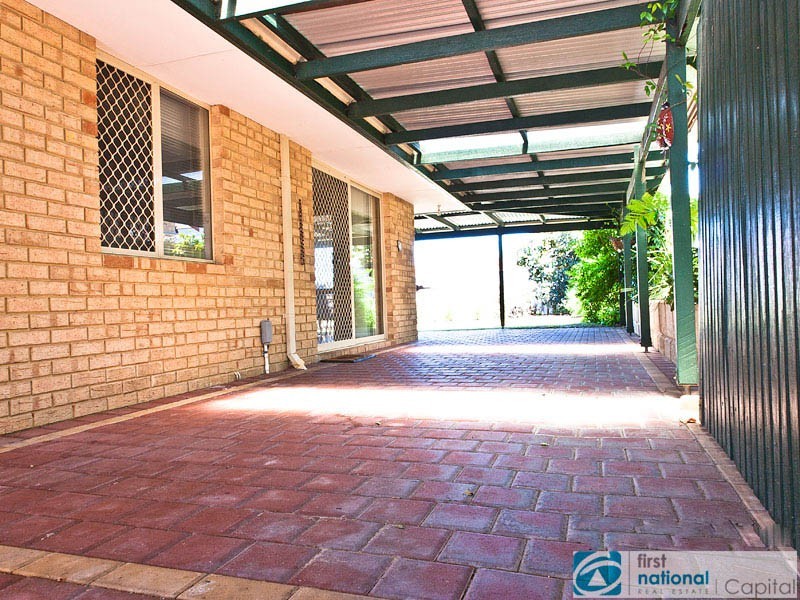 5 Masters Place, Marangaroo WA 6064