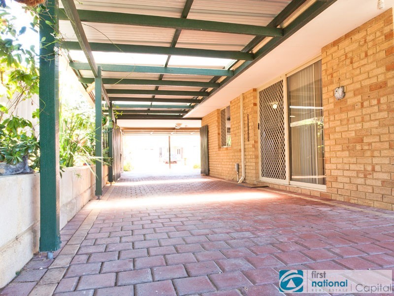 5 Masters Place, Marangaroo WA 6064