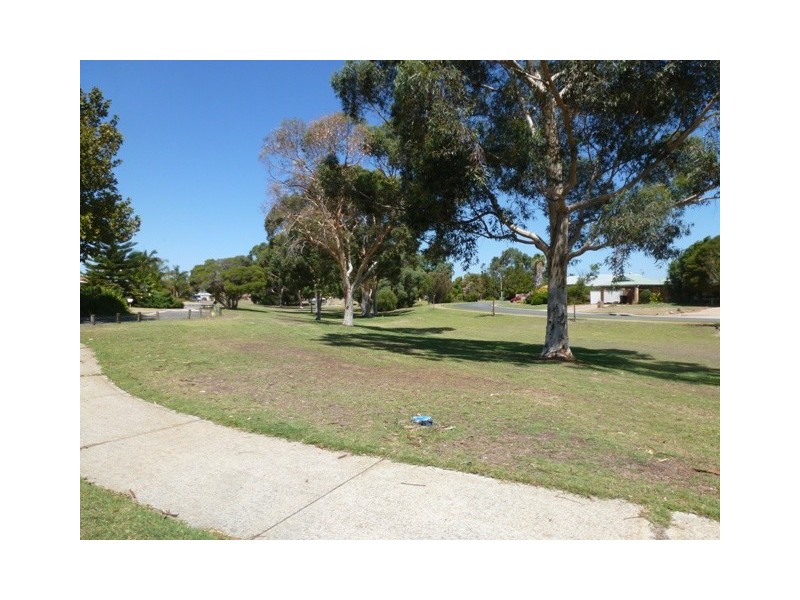 13 Yandal Crescent, Ballajura WA 6066