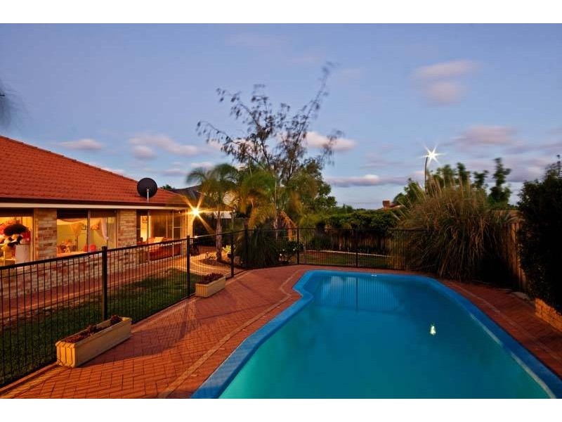 5 Brookway Retreat, Landsdale WA 6065