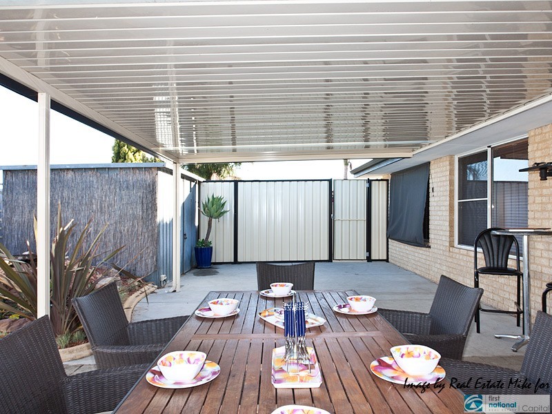 10 Benia Rise, Alexander Heights WA 6064