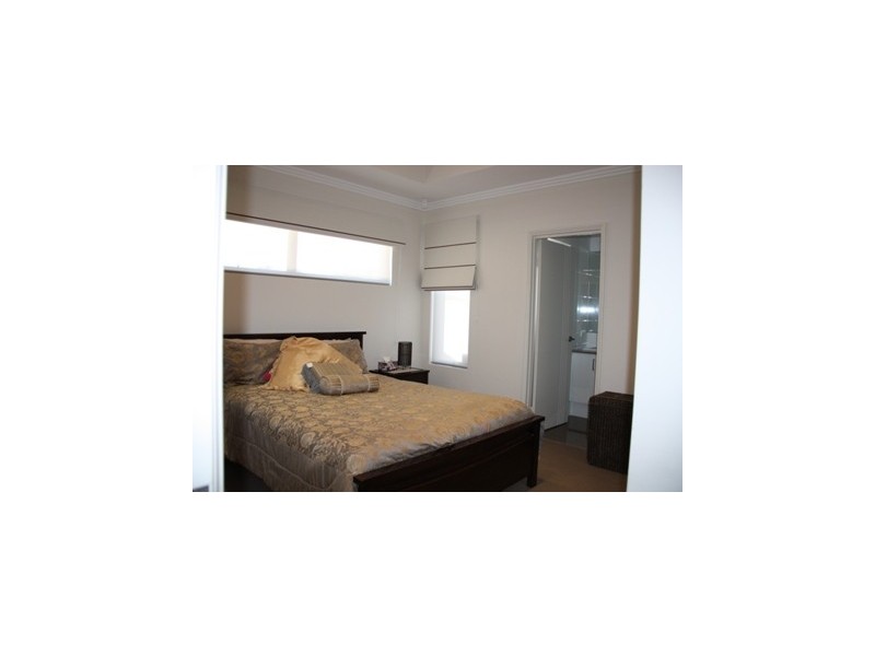 10b May Drive, Nollamara WA 6061