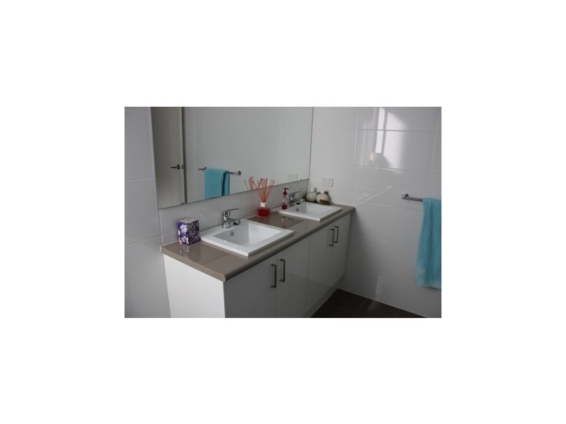 10b May Drive, Nollamara WA 6061