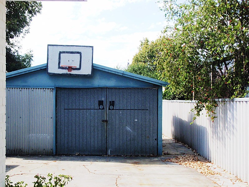 32 Connell Way, Girrawheen WA 6064