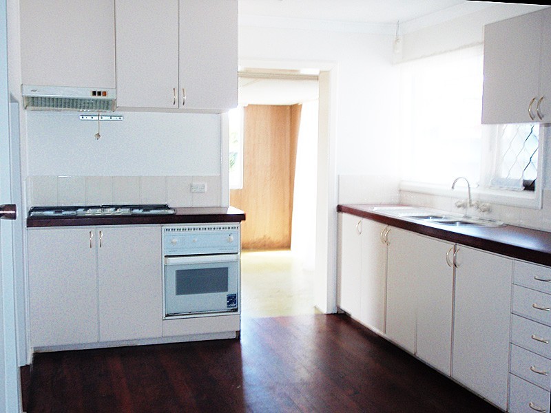 32 Connell Way, Girrawheen WA 6064