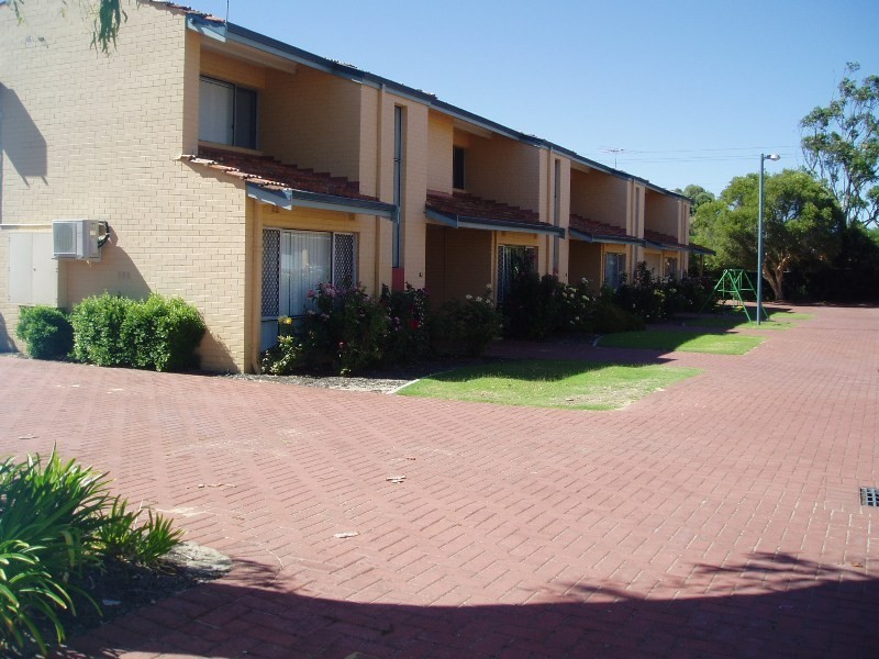 1/69 Tendring Way, Girrawheen WA 6064