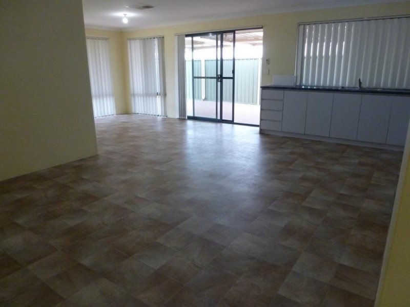 4 Hardwood Turn, Merriwa WA 6030