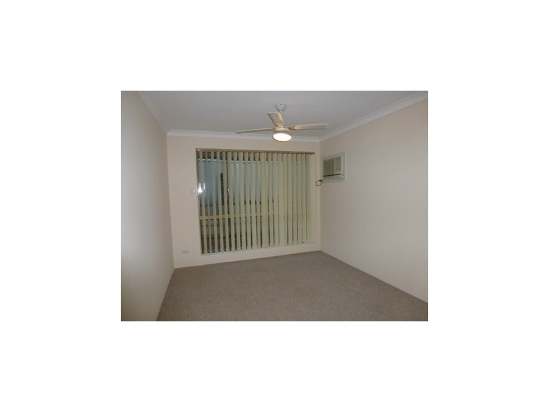 4/81 Azelia Street, Alexander Heights WA 6064