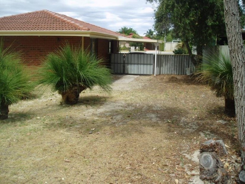 77 Amberton Avenue, Girrawheen WA 6064