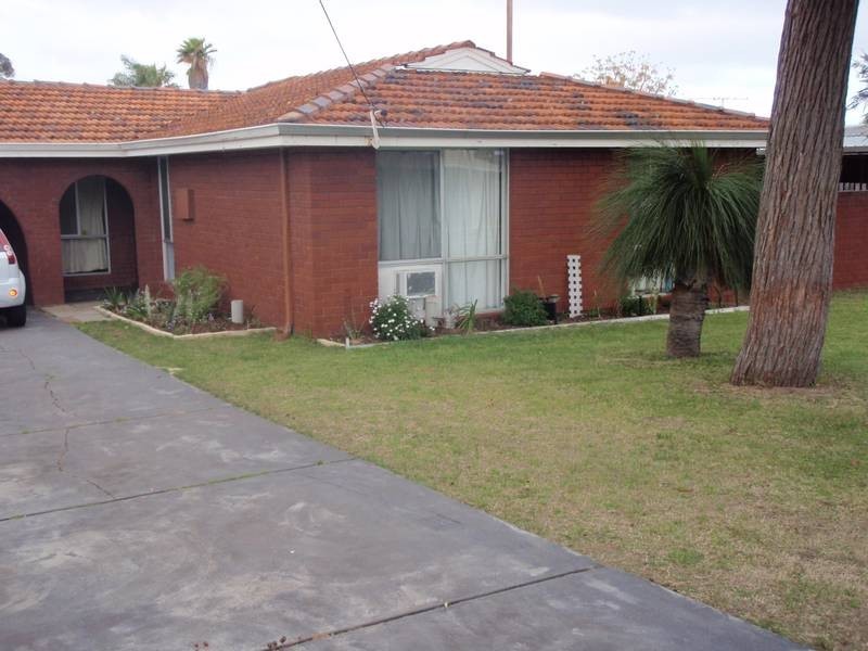 61 Burnham Way, Girrawheen WA 6064