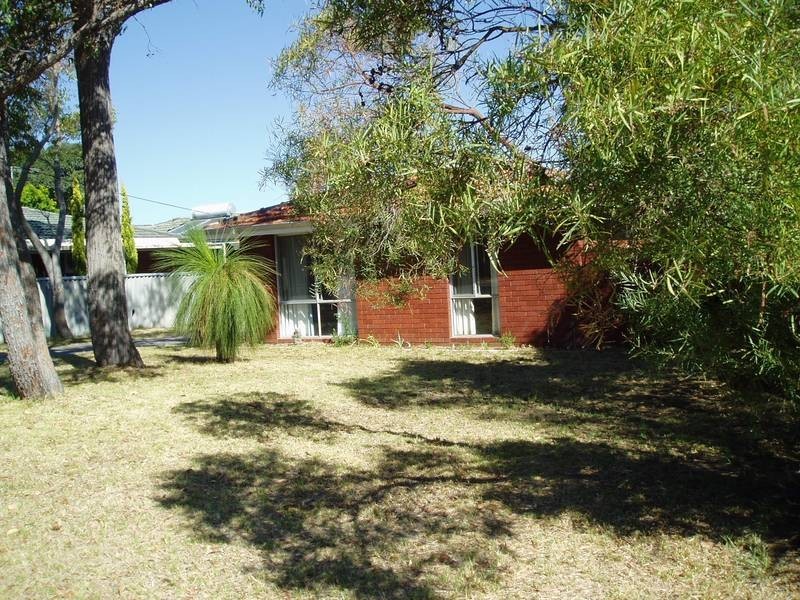 61 Burnham Way, Girrawheen WA 6064