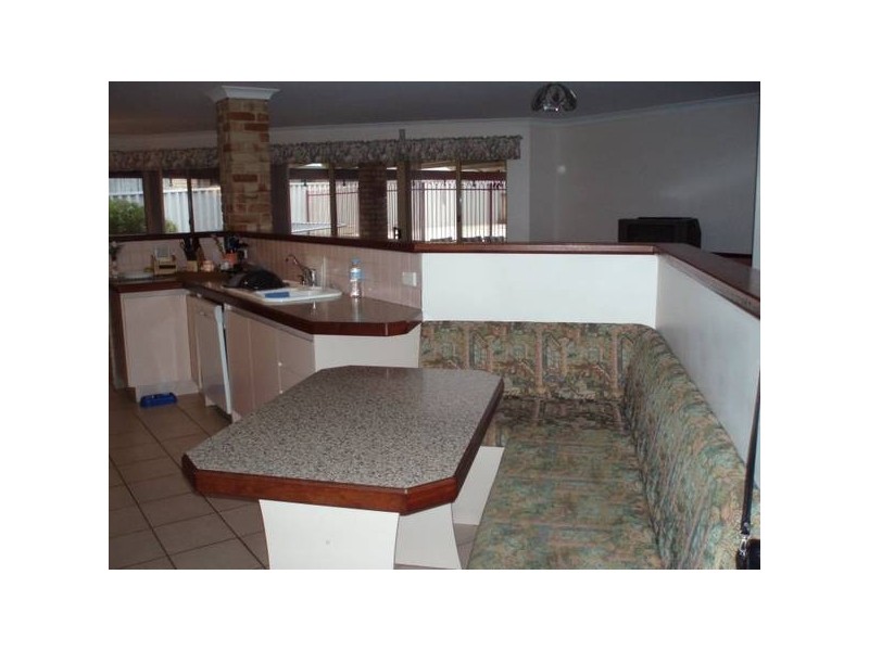 21 Englefield Retreat, Landsdale WA 6065