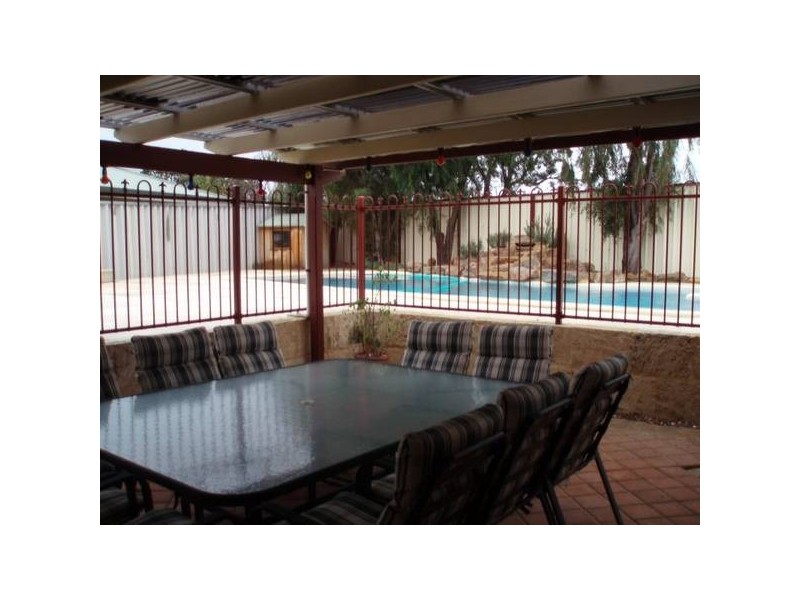 21 Englefield Retreat, Landsdale WA 6065