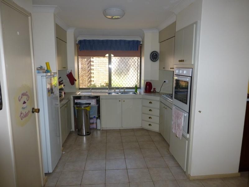 8 Pepper Close, Ballajura WA 6066