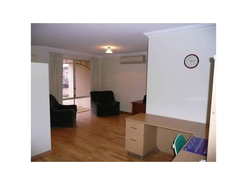 8 Oakman Grove, Landsdale WA 6065