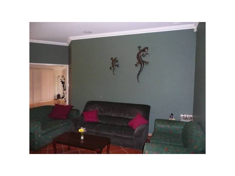 8 Oakman Grove, Landsdale WA 6065