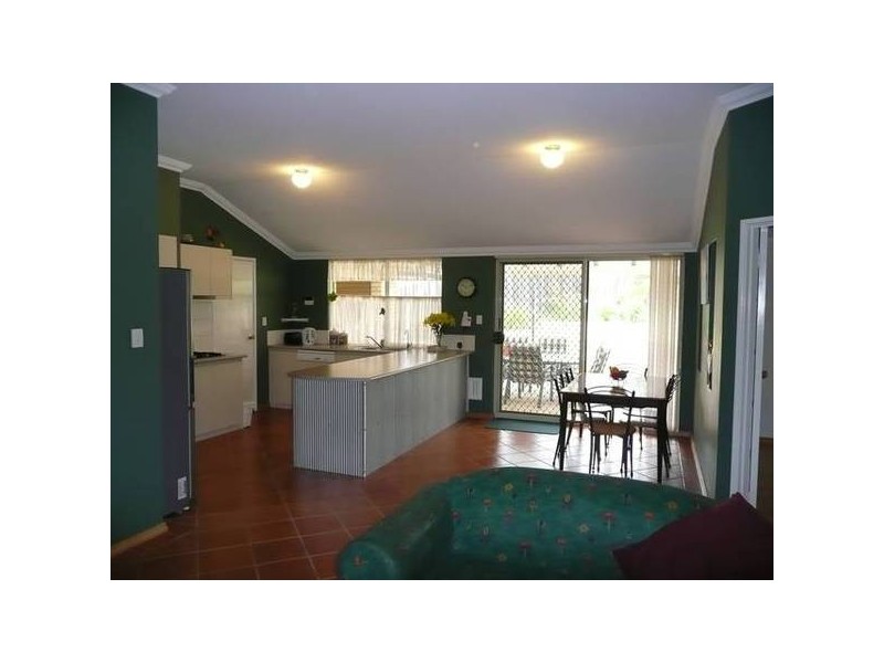 8 Oakman Grove, Landsdale WA 6065