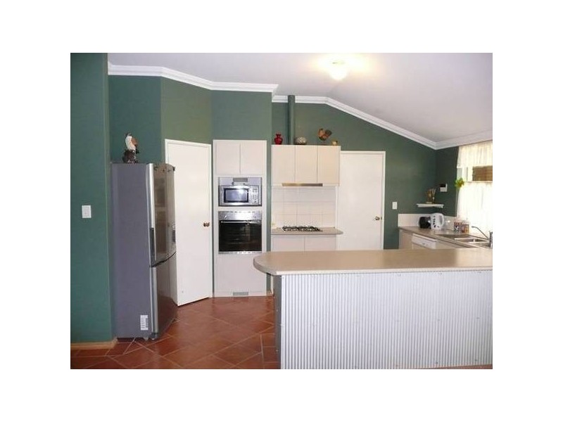 8 Oakman Grove, Landsdale WA 6065