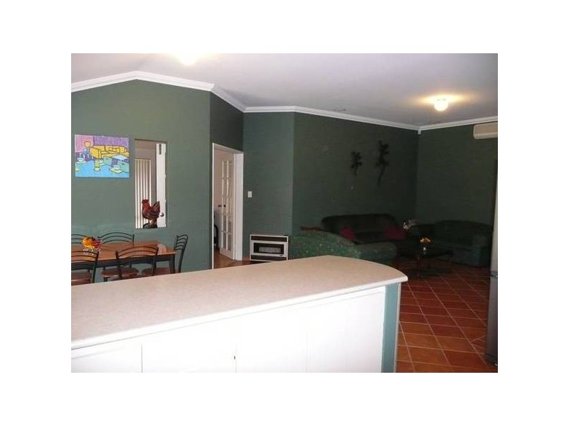 8 Oakman Grove, Landsdale WA 6065