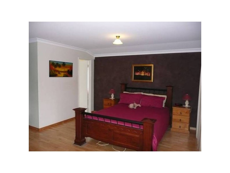 8 Oakman Grove, Landsdale WA 6065