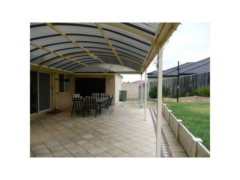 8 Oakman Grove, Landsdale WA 6065