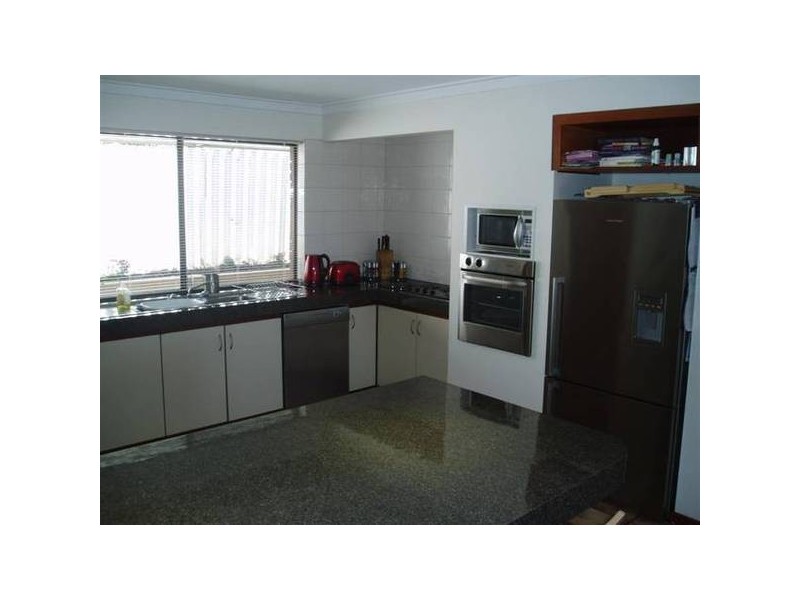 2 Inglis Court, Kingsley WA 6026