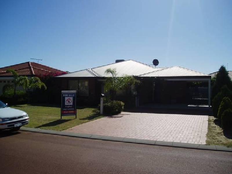 4 Russon Court, Alexander Heights WA 6064