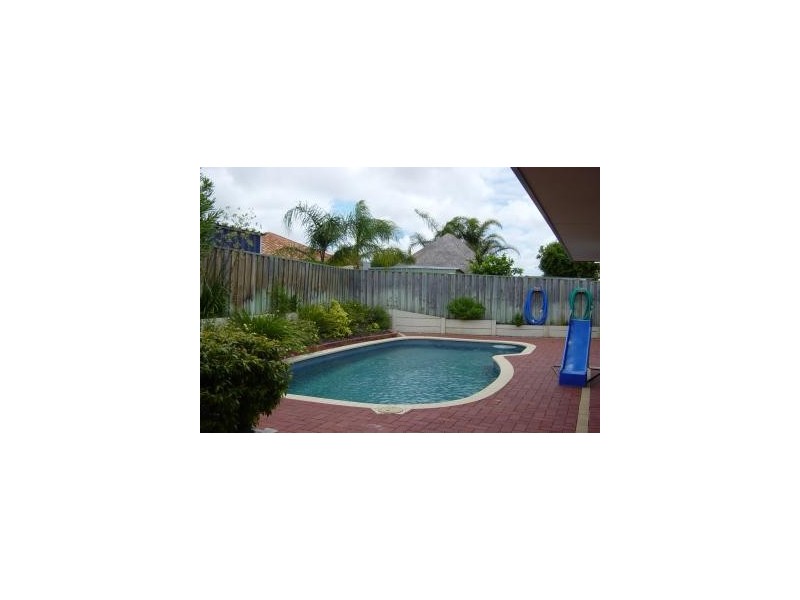 33 Southmead Drive, Landsdale WA 6065