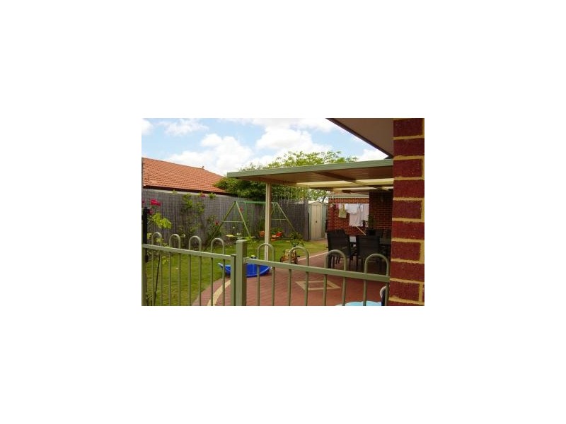 33 Southmead Drive, Landsdale WA 6065