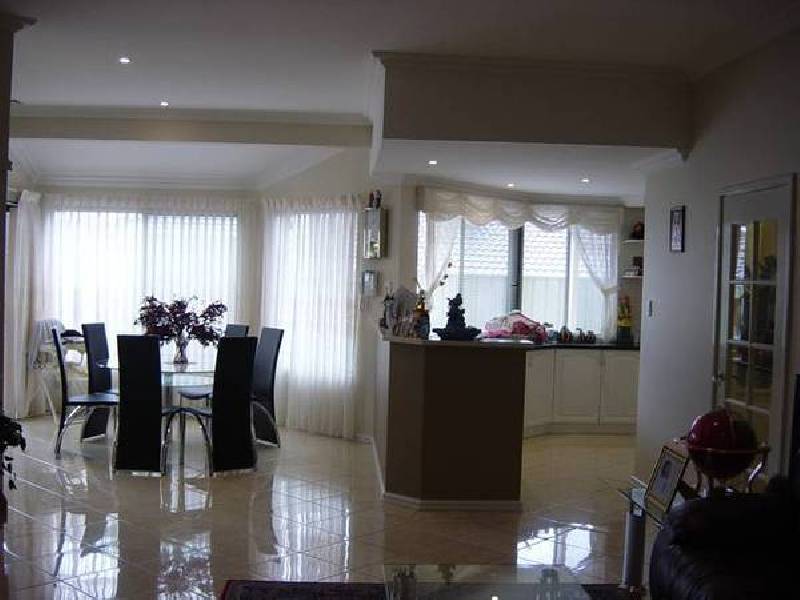 Abbotswood Drive, Landsdale WA 6065