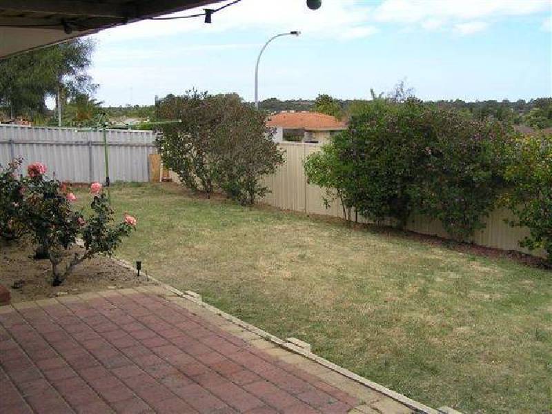15 Dymchurch Court, Marangaroo WA 6064