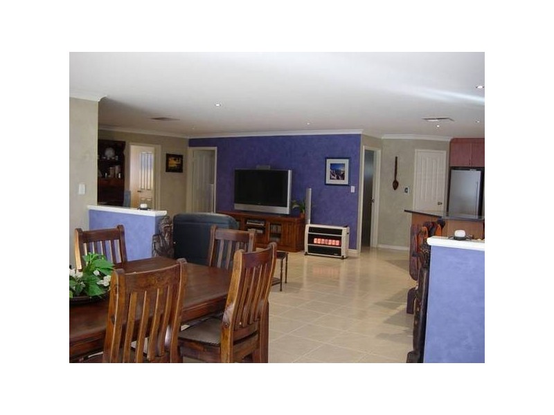 Sumner Mews, Landsdale WA 6065