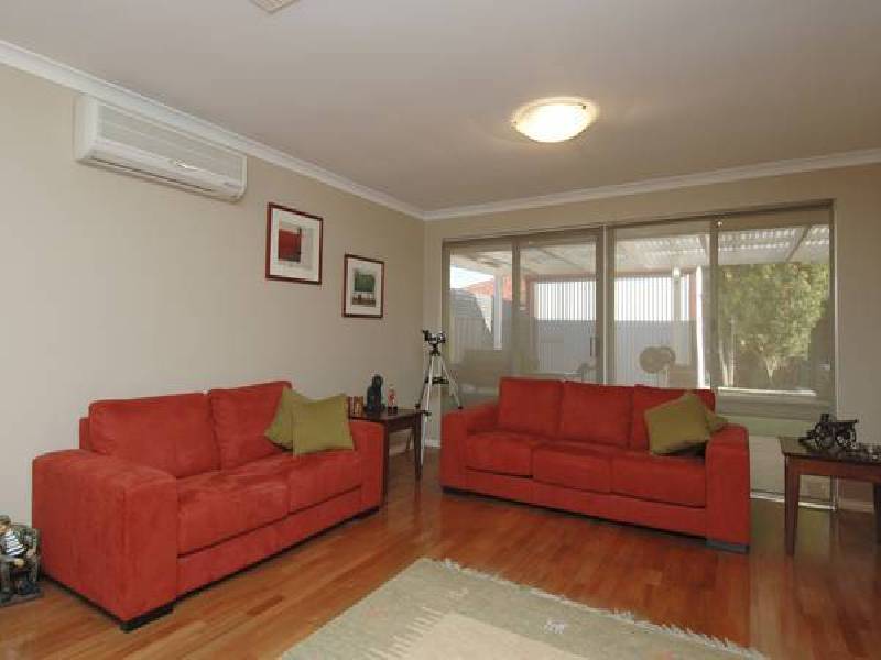 7 Brookway Retreat, Landsdale WA 6065