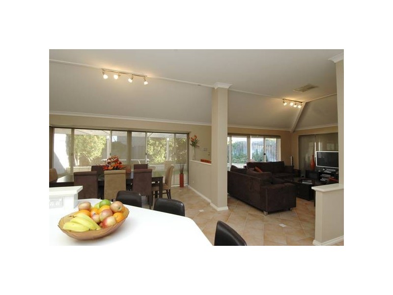 7 Brookway Retreat, Landsdale WA 6065