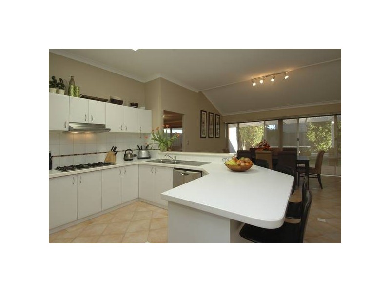 7 Brookway Retreat, Landsdale WA 6065