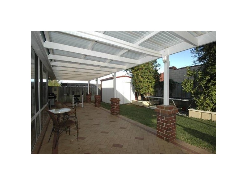 7 Brookway Retreat, Landsdale WA 6065