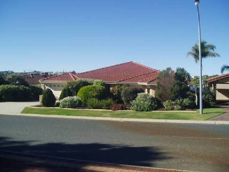 14 Firwood Trail, Woodvale WA 6026