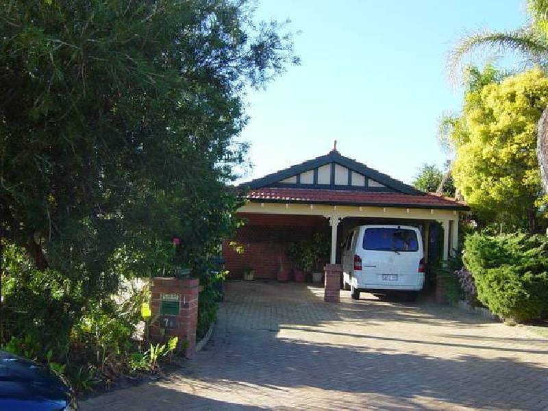 7a Zeil Court, Alexander Heights WA 6064