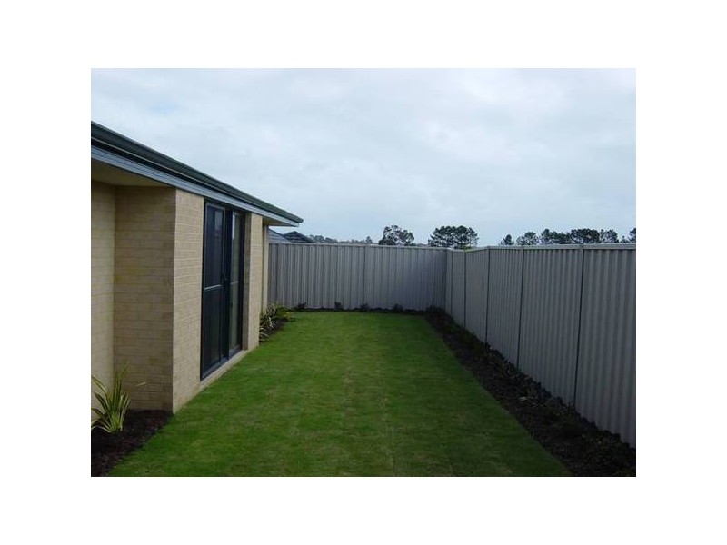 Rosemary Ave, Darch WA 6065