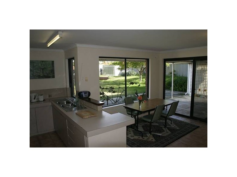 Sherwood Place, Alexander Heights WA 6064