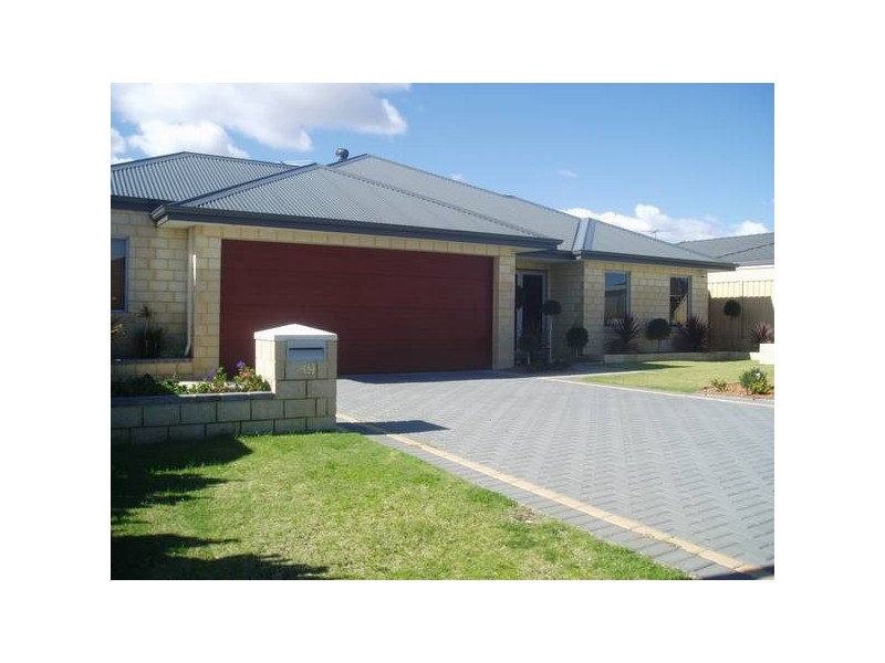 19 Evandale Rd, Darch WA 6065